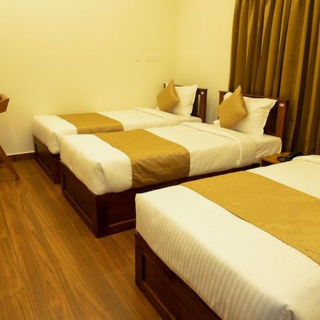 Fly View Airport Residency Hotell Nedumbassery Exteriör bild