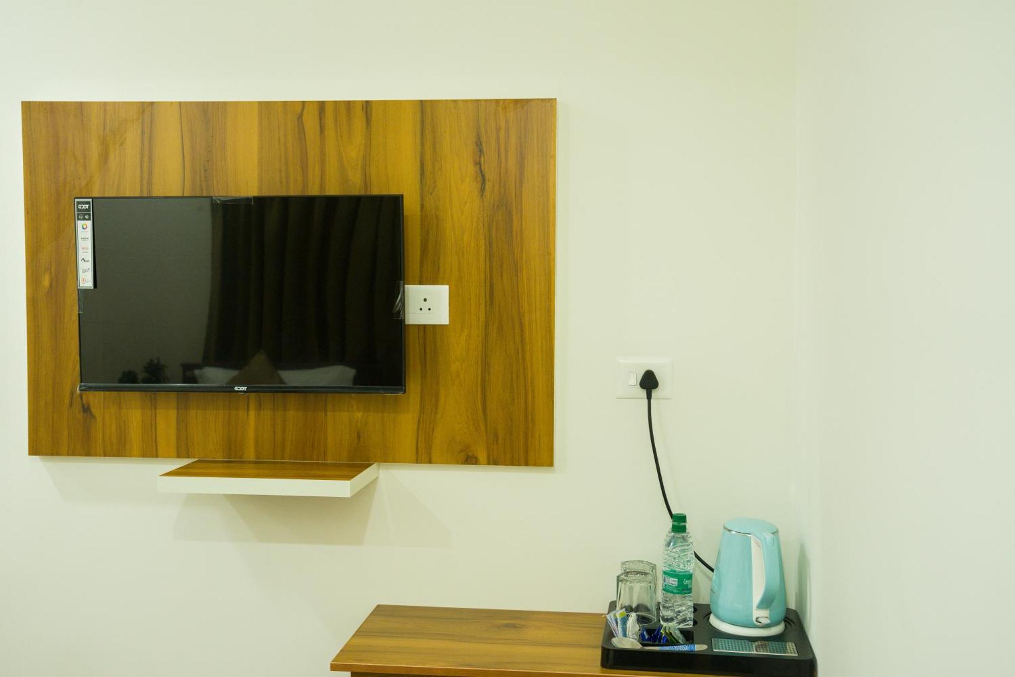 Fly View Airport Residency Hotell Nedumbassery Exteriör bild