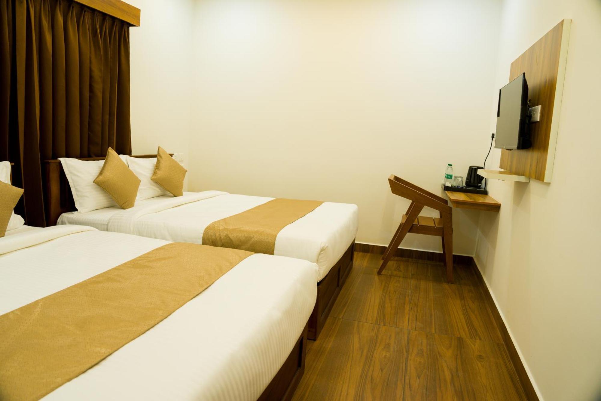 Fly View Airport Residency Hotell Nedumbassery Exteriör bild