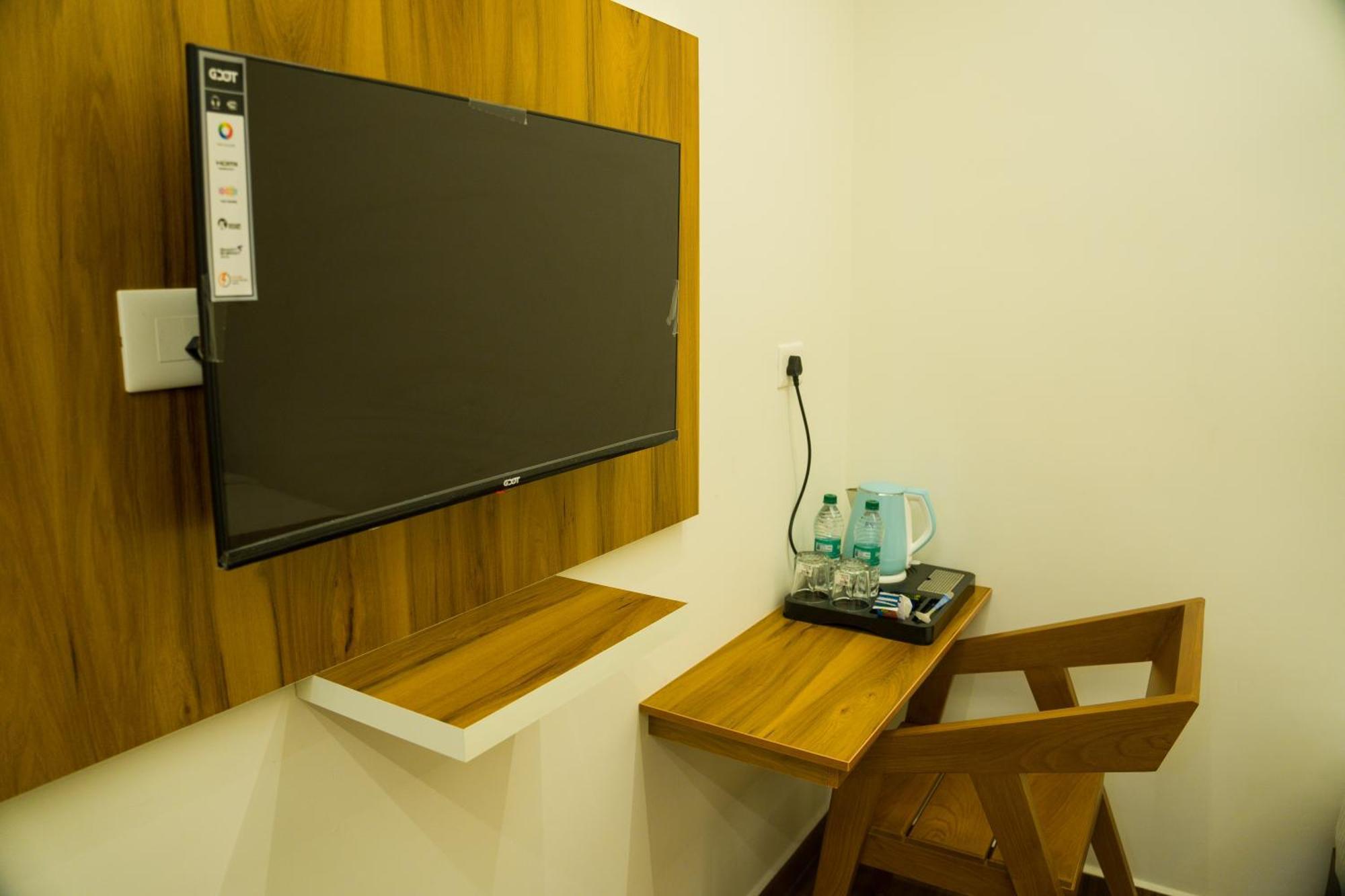 Fly View Airport Residency Hotell Nedumbassery Exteriör bild