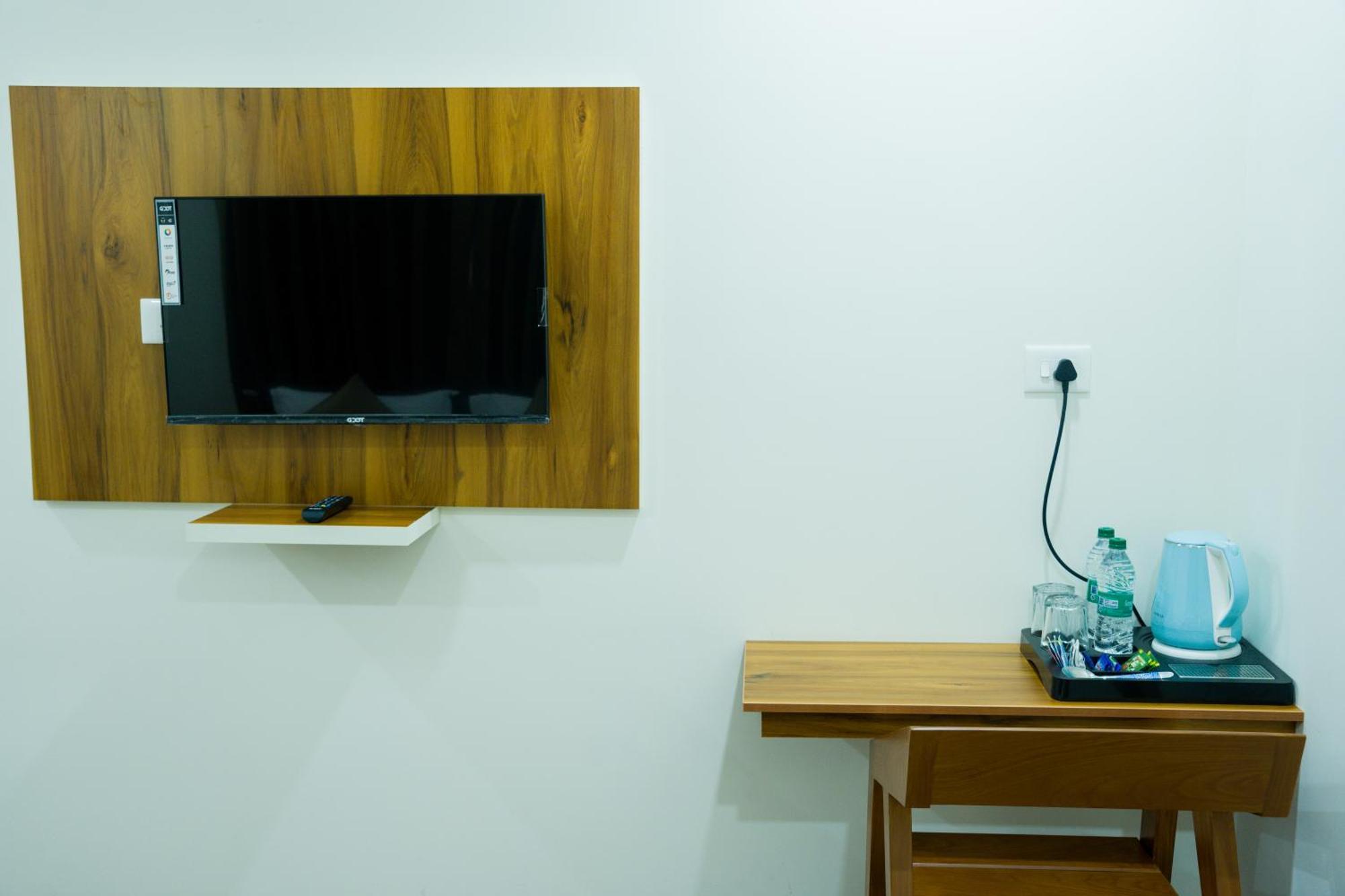 Fly View Airport Residency Hotell Nedumbassery Exteriör bild