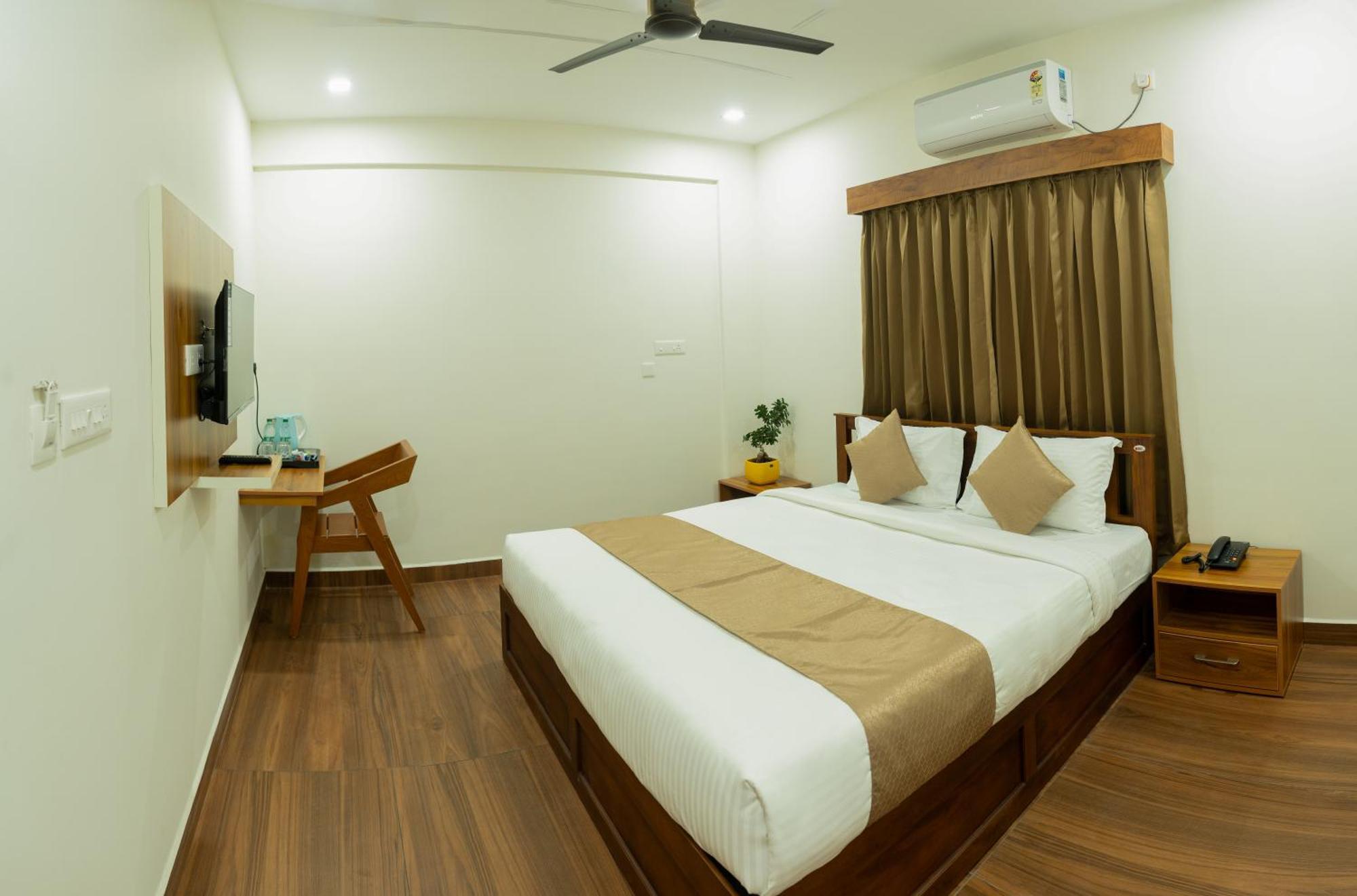 Fly View Airport Residency Hotell Nedumbassery Exteriör bild
