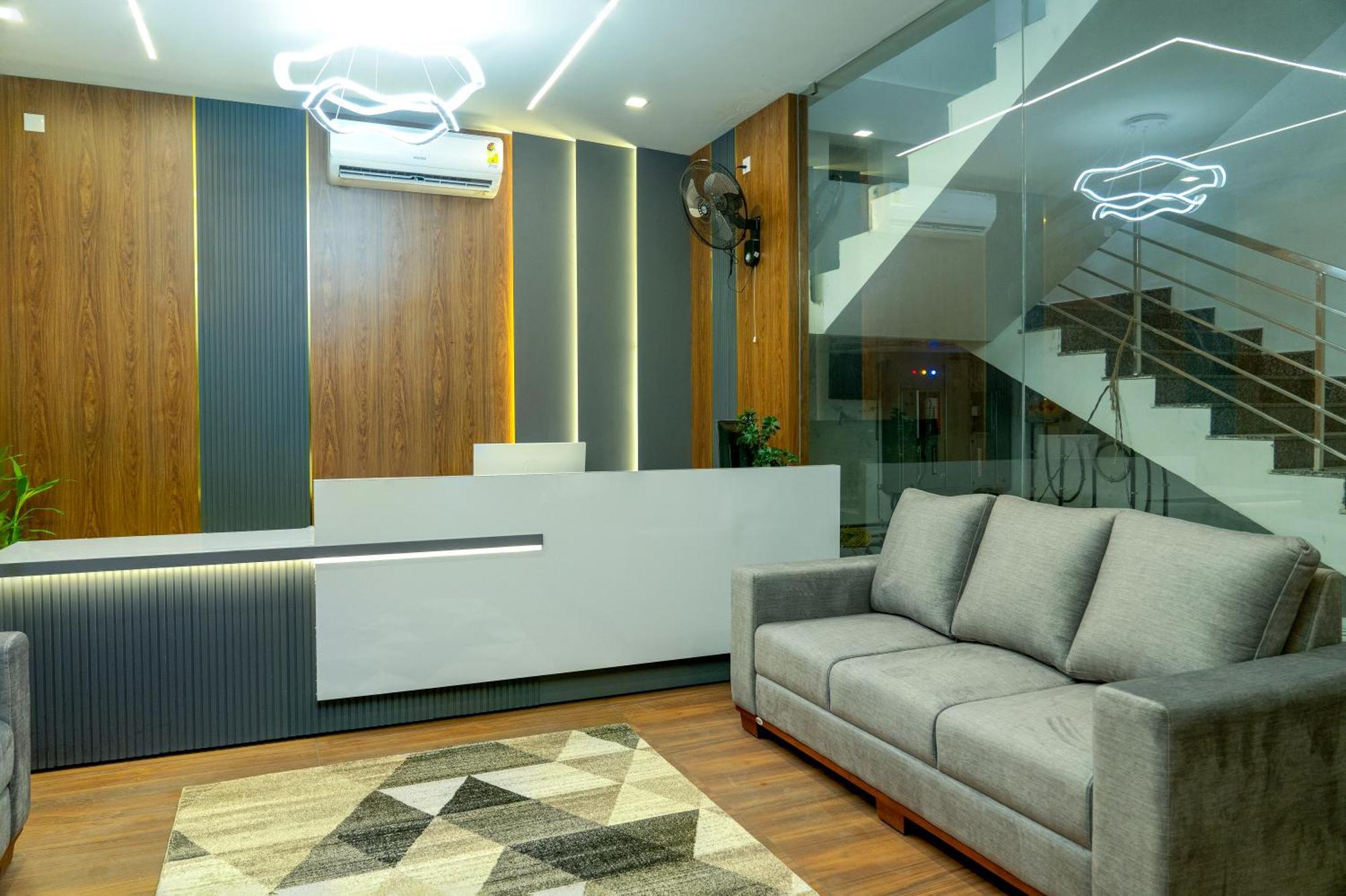 Fly View Airport Residency Hotell Nedumbassery Exteriör bild