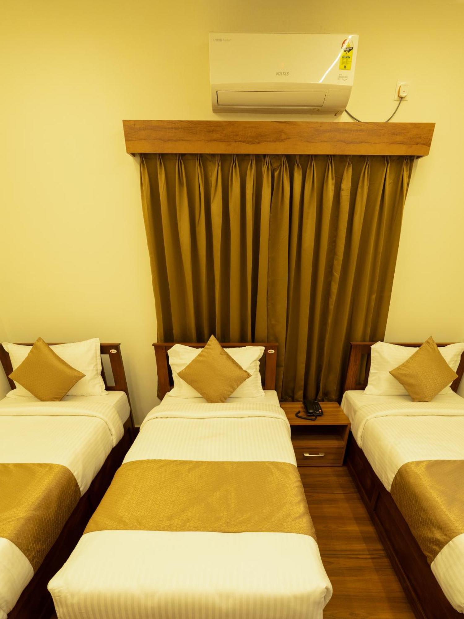 Fly View Airport Residency Hotell Nedumbassery Exteriör bild