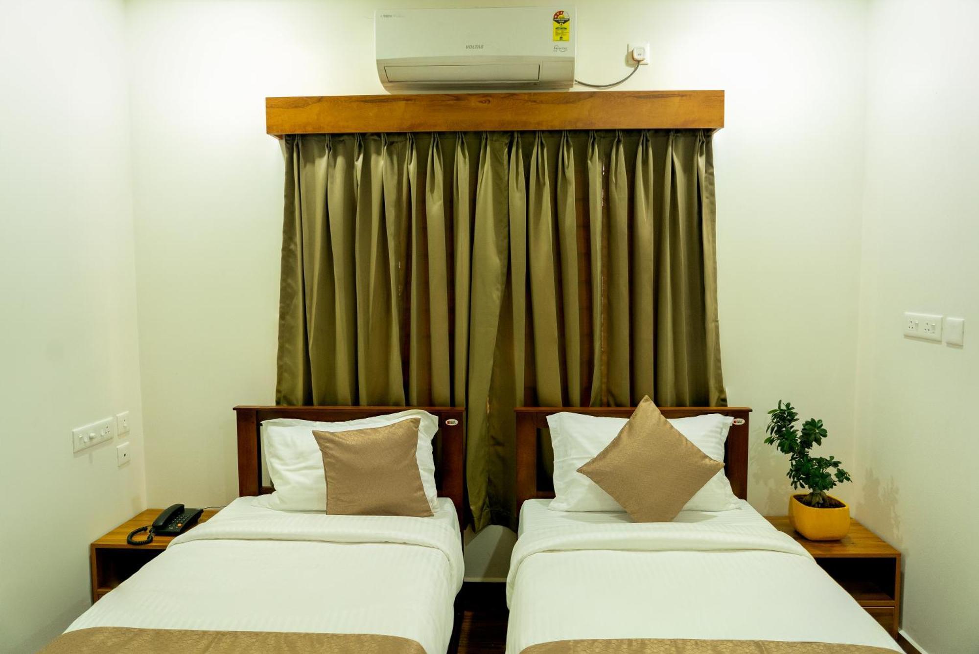 Fly View Airport Residency Hotell Nedumbassery Exteriör bild