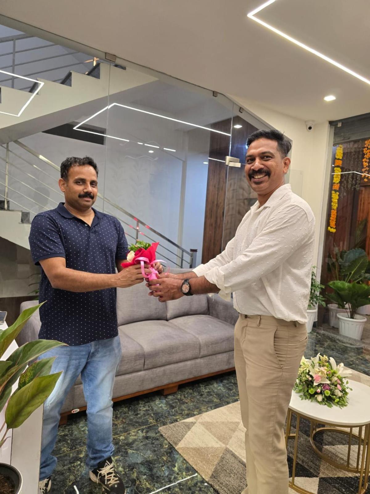 Fly View Airport Residency Hotell Nedumbassery Exteriör bild