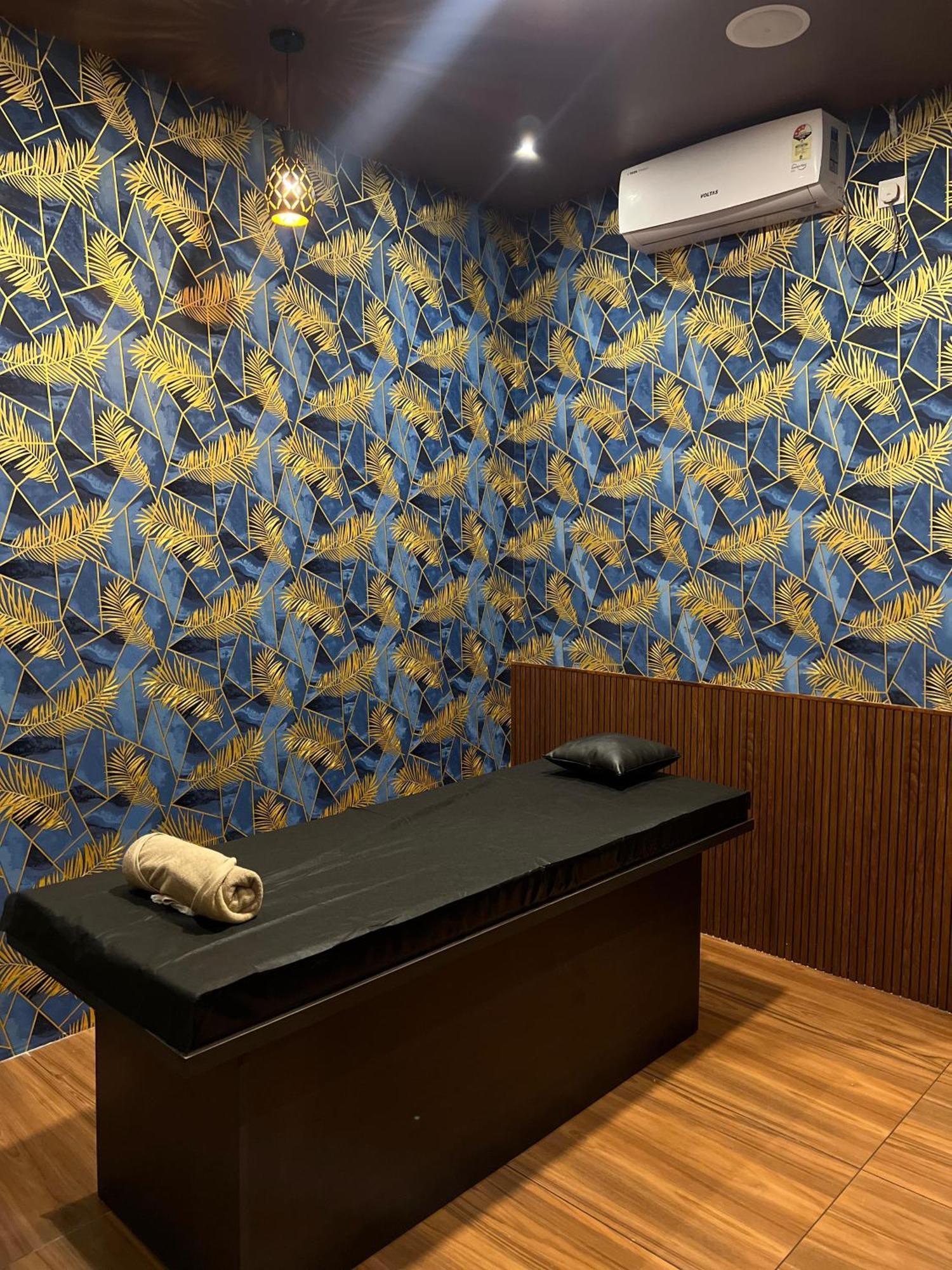 Fly View Airport Residency Hotell Nedumbassery Exteriör bild